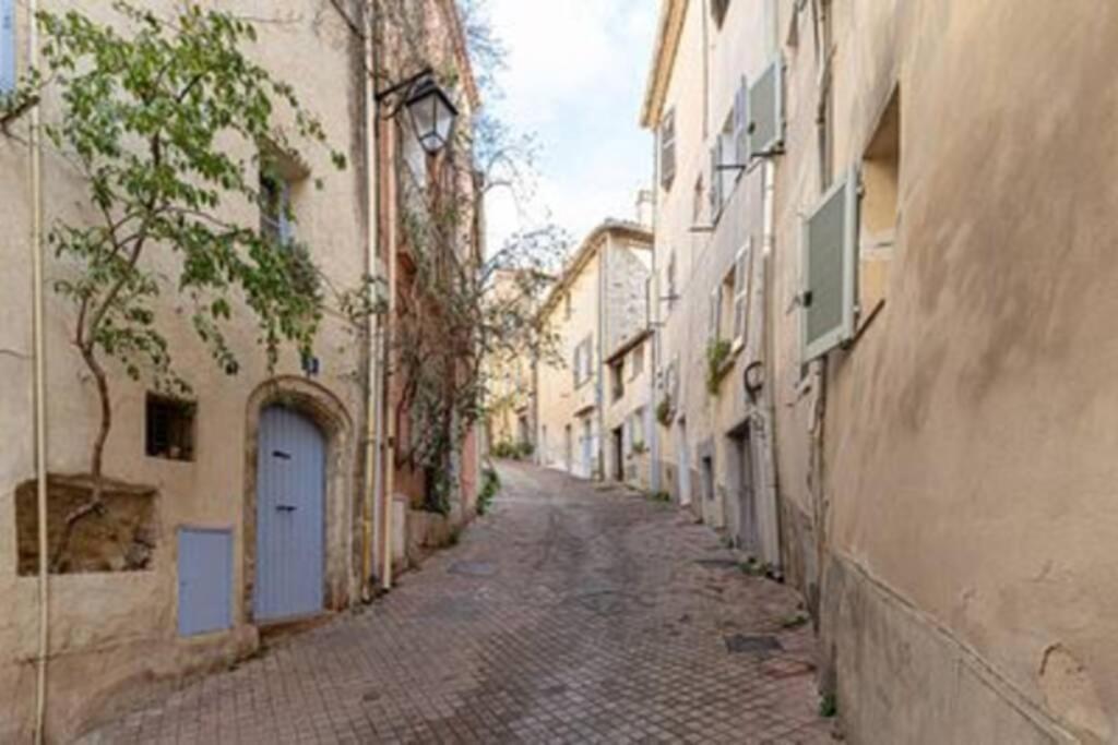 Le Charme Du Medieval Dans Un Appartement Cosy Ιέρ Εξωτερικό φωτογραφία